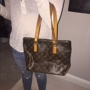 Louis Vuitton Medium Size purse